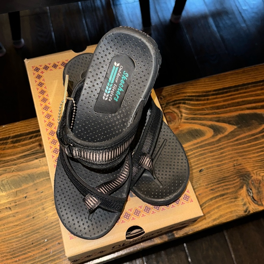 Sketchers outdoor lifestyle sandals flip flops